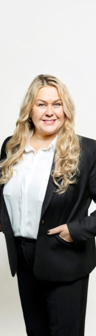 Marie Ahola kiinteistönvälittäjä