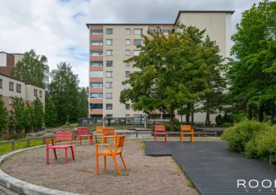 Asunto Oy Hiirakkotie 2 on hyvin hoidettu taloyhtiö keskeisellä paikalla Hakunilassa.
