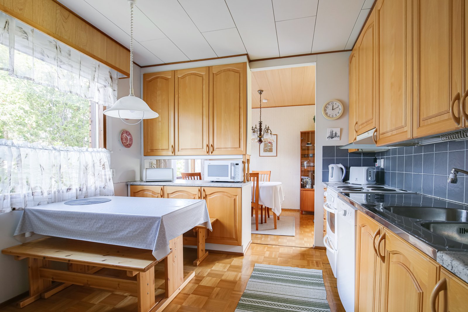 3h+k+tkh+s+var+2x autotalli | Nallikuja 4 4